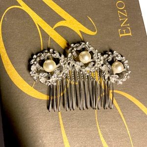 Pearl accented wedding comb